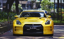  Nissan GT-R      